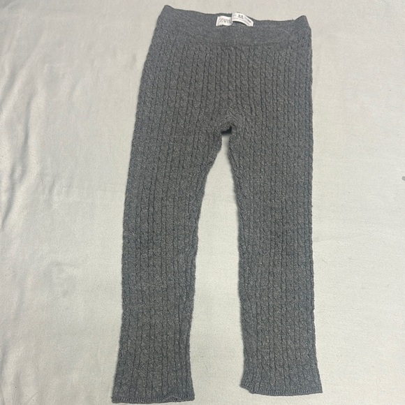 Zara Gray Ribbed Leggings with Stretchy Comfort - Picture 1 of 4